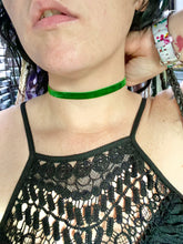 Load image into Gallery viewer, Green velvet choker
