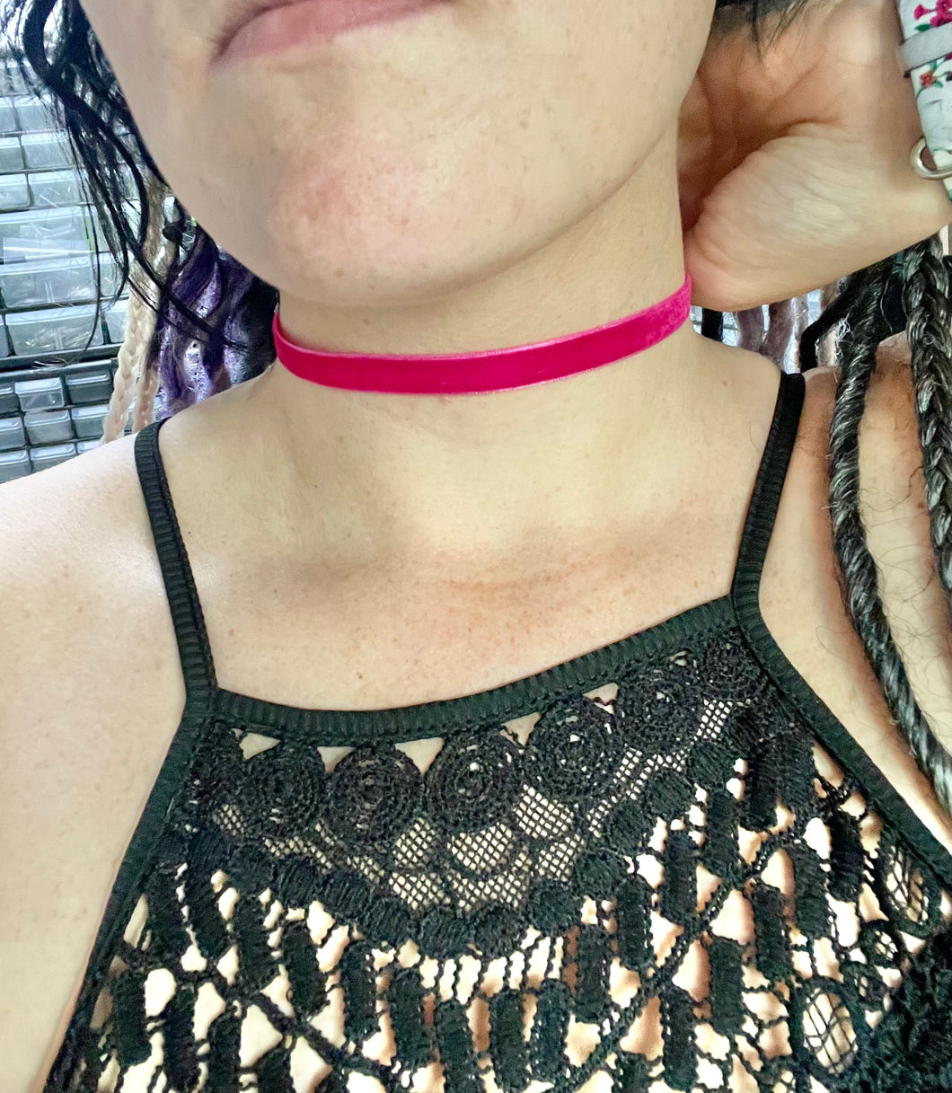 Pink fuchsia velvet choker