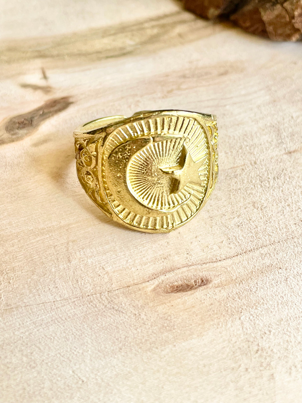 Selene brass ring